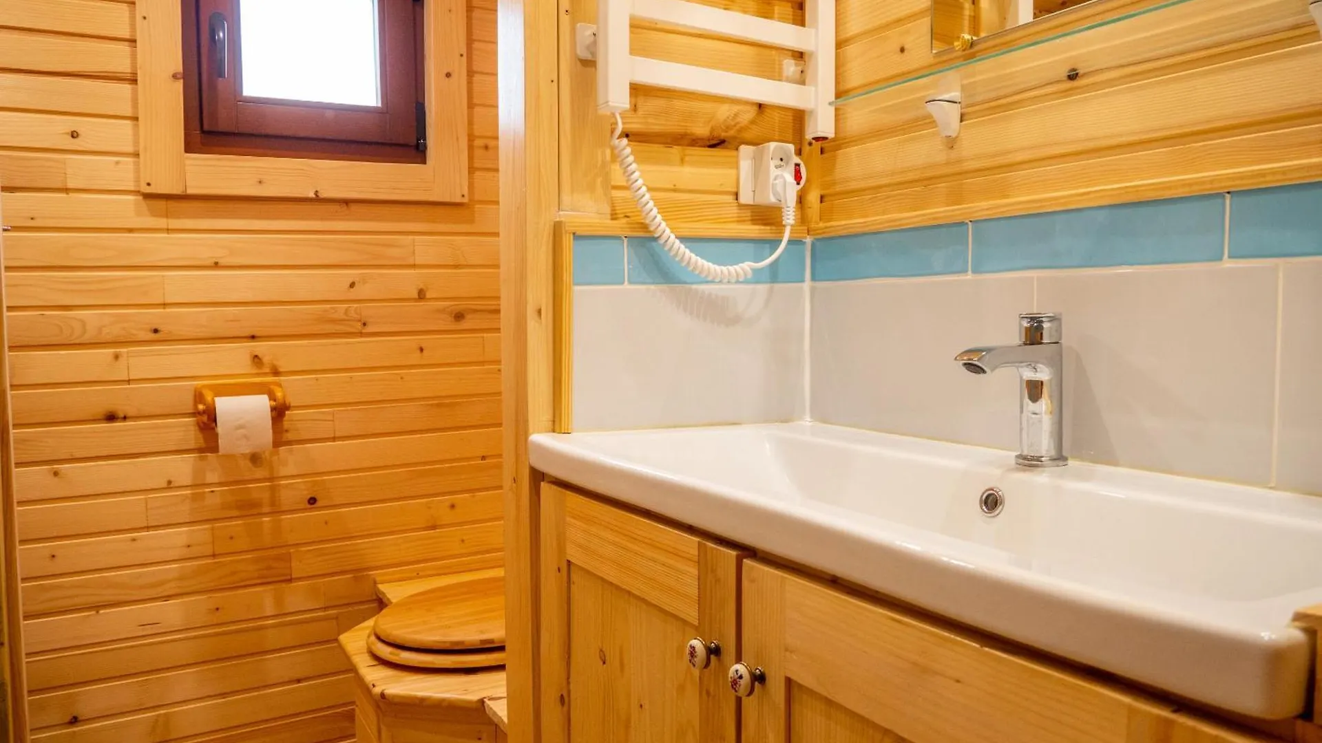 Gites Et Roulottes Au Domaine De La Trille Sainte-Foi Farm stay